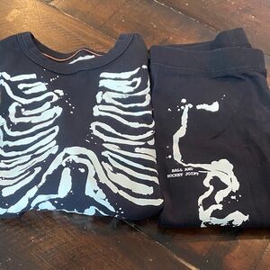 Glow in the Dark Skeleton Print Pajama Set!